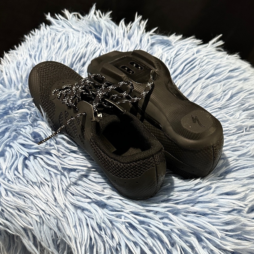 Specialized Clip In Cycling Shoes